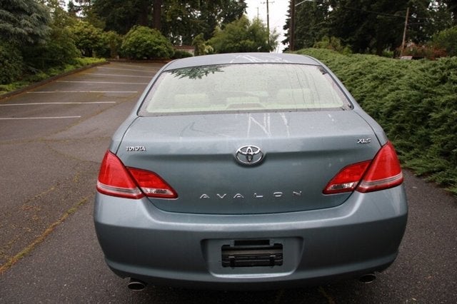 2005 Toyota Avalon XLS